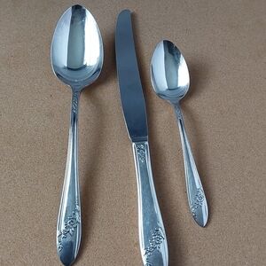 ONEIDA VINTAGE‎ QUEEN BESS 3 PIECES SILVER FLATWARE